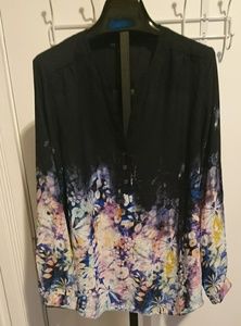 Gorgeous navy floral dressy top Zac & rachel